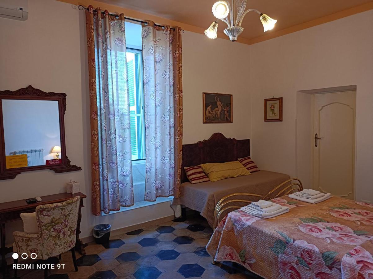 Angelina Antica Dimora Bed and Breakfast Terracina Exteriör bild